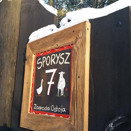 مزرعة للإقامة Lesniczowka W Zagrodzie Ostoja